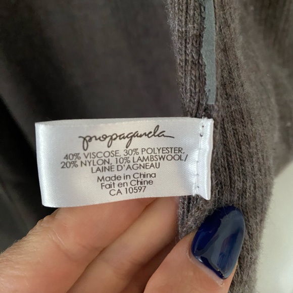 Long knit cardigan - Picture 4 of 6